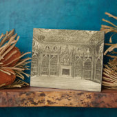 書庫はゴドフリーが刻んだ「説明」 フォトプラーク (側面)