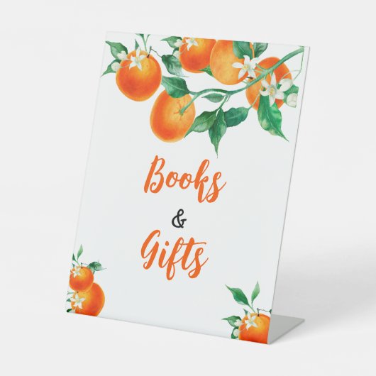 書籍とギフトがオレンジ色の赤ちゃんシャワーのプレゼントにサイン 台座サイン (正面)