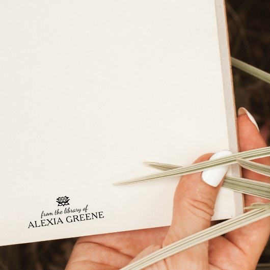 書籍の図書館からミニマルなロータスヨガ ラバースタンプ