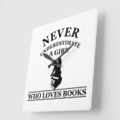 書籍を愛する少女を決して過小評価しない スクエア壁時計 (傾斜)