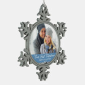 書道の初めてのクリスマスライトブルー スノーフレークピューターオーナメント (左)