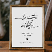 書道は虫スプレーのサインを噛まないように小さくする 台座サイン