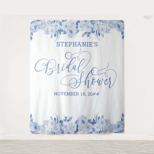 書道エレガントダスティブルーフローラルブライダルシャワー タペストリー (正面)