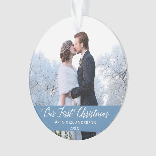 書道エレガント私たちの初めてのクリスマスライトブルー オーナメント (正面)