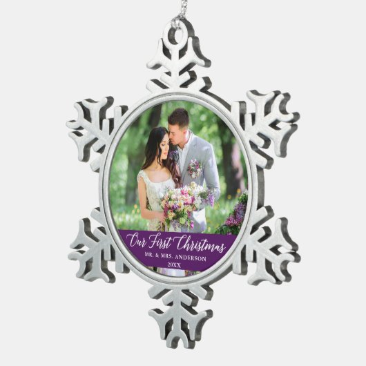 書道エレガント私たちの初めてのクリスマス紫 スノーフレークピューターオーナメント (右)