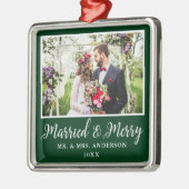 書道スクリプト結婚した緑とメリー メタルオーナメント (左)