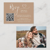 書道ハート結婚写真Taupe QR RSVP エンクロージャーカード (正面/裏面)