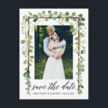 書道ボタニカル日付木枠を保存 案内ポストカード<br><div class="desc">書モダン道スクリプト、水色の植物緑のユーカリ葉スの婚約、ウッドフレーム、保存の日付の発表カップル写真はがき</div>