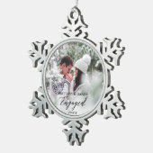 書道婚約したモダンカップルの写真 スノーフレークピューターオーナメント (右)