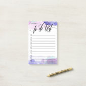 書道渦巻形の紫のチェックボックスを実行リスト ポストイット (デスク上)