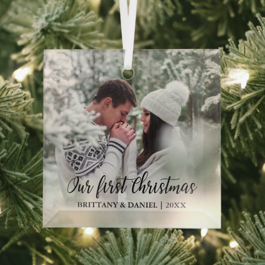 書道私たちの初めてのクリスマスカップルの写真 ガラスオーナメント (インサイチュ)