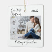 書道私たちの初めてのクリスマスカップルの写真 セラミックオーナメント (左)