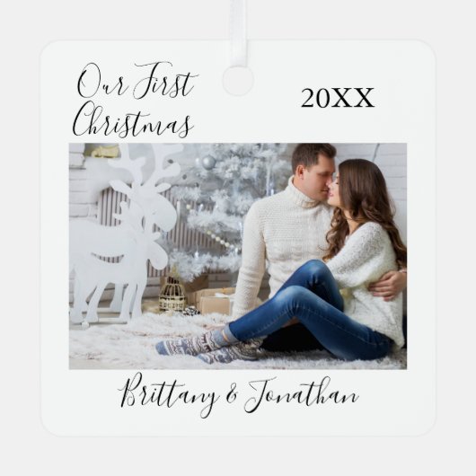 書道私たちの初めてのクリスマスカップルの写真 メタルオーナメント (正面)