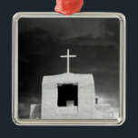 最も古い教会、サン·ミゲル、サンタ·フェで十字架。 メタルオーナメント<br><div class="desc">COPYRIGHT Connie Bransilver / DanitaDelimont.com| US23 CBA0003.jpg|クロス、最も古い教会、サンミゲル、サンタフェ、ニューメキシコ、米国</div>