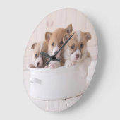 最も可愛い赤ん坊の動物 |かわいいコギの子犬のポット ラージ壁時計 (傾斜)
