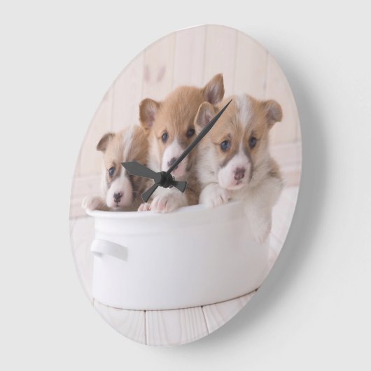 最も可愛い赤ん坊の動物 |かわいいコギの子犬のポット ラージ壁時計 (傾斜)