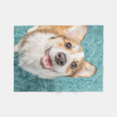 最も可愛い赤ん坊の動物 |かわいいコーギパピースマイル フリースブランケット (正面(横))