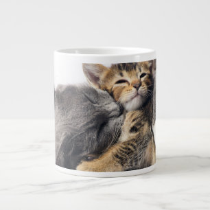 最も可愛い赤ん坊の動物 かわいい子猫ハグ ジャンボコーヒーマグカップ