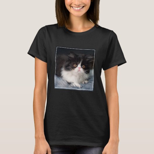 最も可愛い赤ん坊の動物 |ふわふわB&Wキッテン Tシャツ (正面)