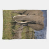 最も可愛い赤ん坊の動物 |アマゾウとベビー キッチンタオル (横)