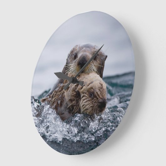 最も可愛い赤ん坊の動物 |オッターベビーとマザー ラージ壁時計 (傾斜)
