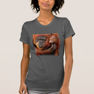 最も可愛い赤ん坊の動物 オランウータン母とベビー Tシャツ