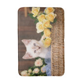 最も可愛い赤ん坊の動物 |キットン&イエローローズ バスマット (正面縦)