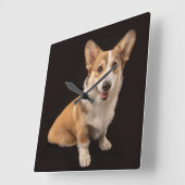 最も可愛い赤ん坊の動物 |コルギポートレートオンブラック スクエア壁時計 (傾斜)