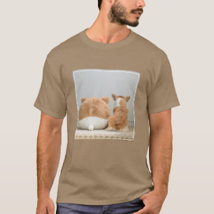 最も可愛い赤ん坊の動物  コーギと丸太の子犬 Tシャツ