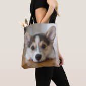 最も可愛い赤ん坊の動物 |コーギパピー探し トートバッグ (クローズアップ)