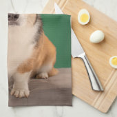 最も可愛い赤ん坊の動物 |コーギ誕生日子犬 キッチンタオル (四つ折り)