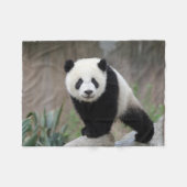 最も可愛い赤ん坊の動物 |ジャイアントパンダベビー フリースブランケット (正面(横))