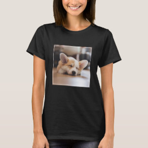 最も可愛い赤ん坊の動物 スリーピーコーギ Tシャツ