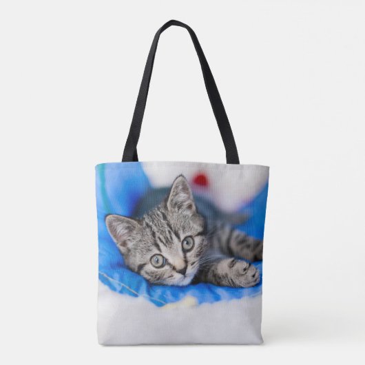 最も可愛い赤ん坊の動物 |トンネル内の虎猫の遊子猫 トートバッグ (裏面)