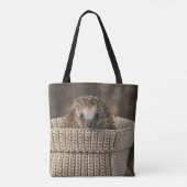 最も可愛い赤ん坊の動物 |バスケット内のハリネズミ トートバッグ (裏面)