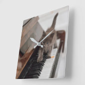 最も可愛い赤ん坊の動物 |ピアノの子猫 スクエア壁時計 (傾斜)