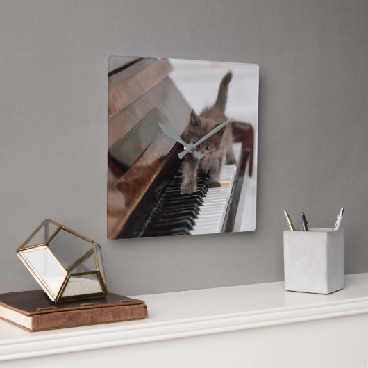 最も可愛い赤ん坊の動物 |ピアノの子猫 スクエア壁時計 (オフィス)