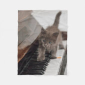 最も可愛い赤ん坊の動物 |ピアノの子猫 フリースブランケット (正面)