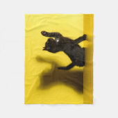 最も可愛い赤ん坊の動物 |ブラックキャット遊ズ フリースブランケット (正面)