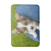 最も可愛い赤ん坊の動物 |ベビーコーギを私の膝に バスマット (正面縦)