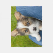 最も可愛い赤ん坊の動物 |ベビーコーギを私の膝に フリースブランケット (正面)