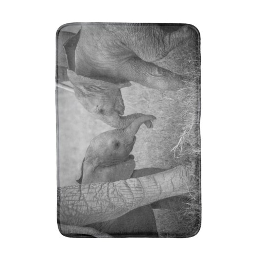 最も可愛い赤ん坊の動物 |ベビーゾウの挨拶 バスマット (正面縦)