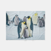 最も可愛い赤ん坊の動物 |ベビーペンギン食べ物を与えズ フリースブランケット (正面(横))