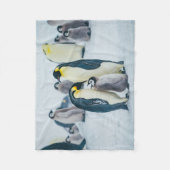 最も可愛い赤ん坊の動物 |ベビーペンギン食べ物を与えズ フリースブランケット (正面)