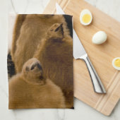 最も可愛い赤ん坊の動物 |ペンギンが若者の間で キッチンタオル (四つ折り)