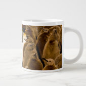 最も可愛い赤ん坊の動物 |ペンギンが若者の間で ジャンボコーヒーマグカップ (右)