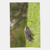 最も可愛い赤ん坊の動物 |ヨーロッパのヘッジホッグ キッチンタオル (縦)