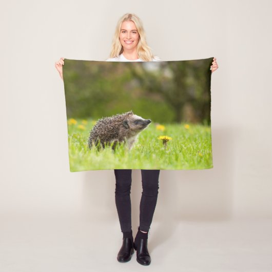 最も可愛い赤ん坊の動物 |ヨーロッパのヘッジホッグ フリースブランケット (インサイチュ)