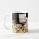 最も可愛い赤ん坊の動物 |ラム生まれたばかりの肉 コーヒーマグカップ (左)