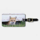 最も可愛い赤ん坊の動物 |レッドキツネキットのピーク ラゲッジタグ (正面横)
